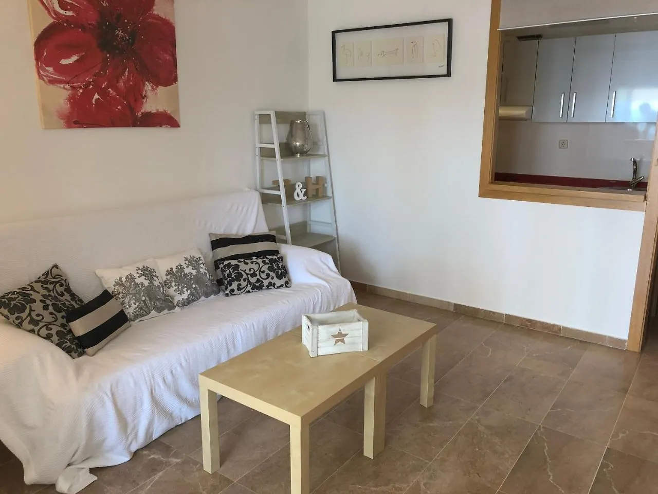 T&H Center Family Apartment Salou 0*,